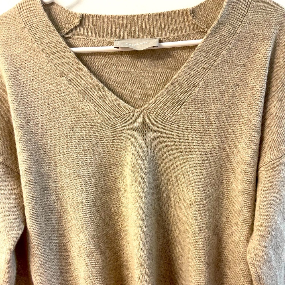 Super soft Everlane Cashmere sweater